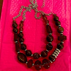 Necklace, good condition!! Never worn! W/O tag. Brown and silver.best offer